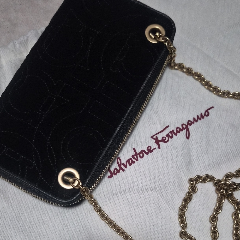 Salvatore Ferragamo Black Clutch with Gold Chain - Picture 4 of 4